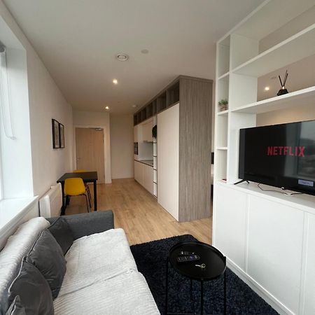 London Heathrow Airport Apartment Voyager House Terminal 12345 - Ev Electric And Parking Available Hillingdon Dış mekan fotoğraf