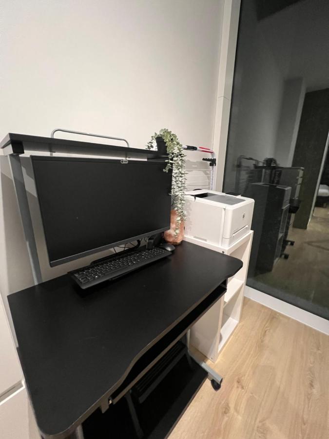 London Heathrow Airport Apartment Voyager House Terminal 12345 - Ev Electric And Parking Available Hillingdon Dış mekan fotoğraf