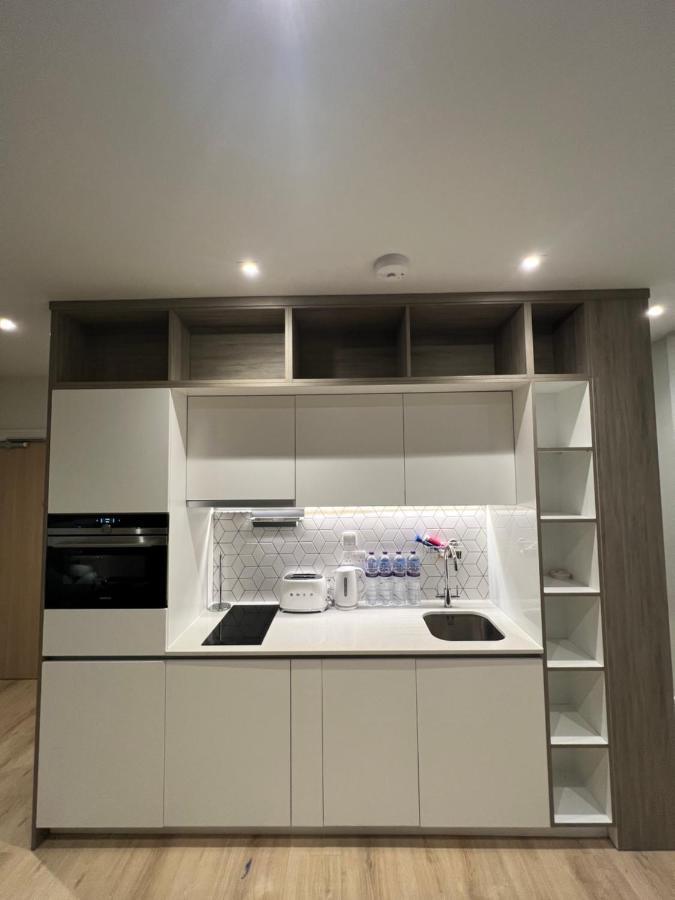 London Heathrow Airport Apartment Voyager House Terminal 12345 - Ev Electric And Parking Available Hillingdon Dış mekan fotoğraf