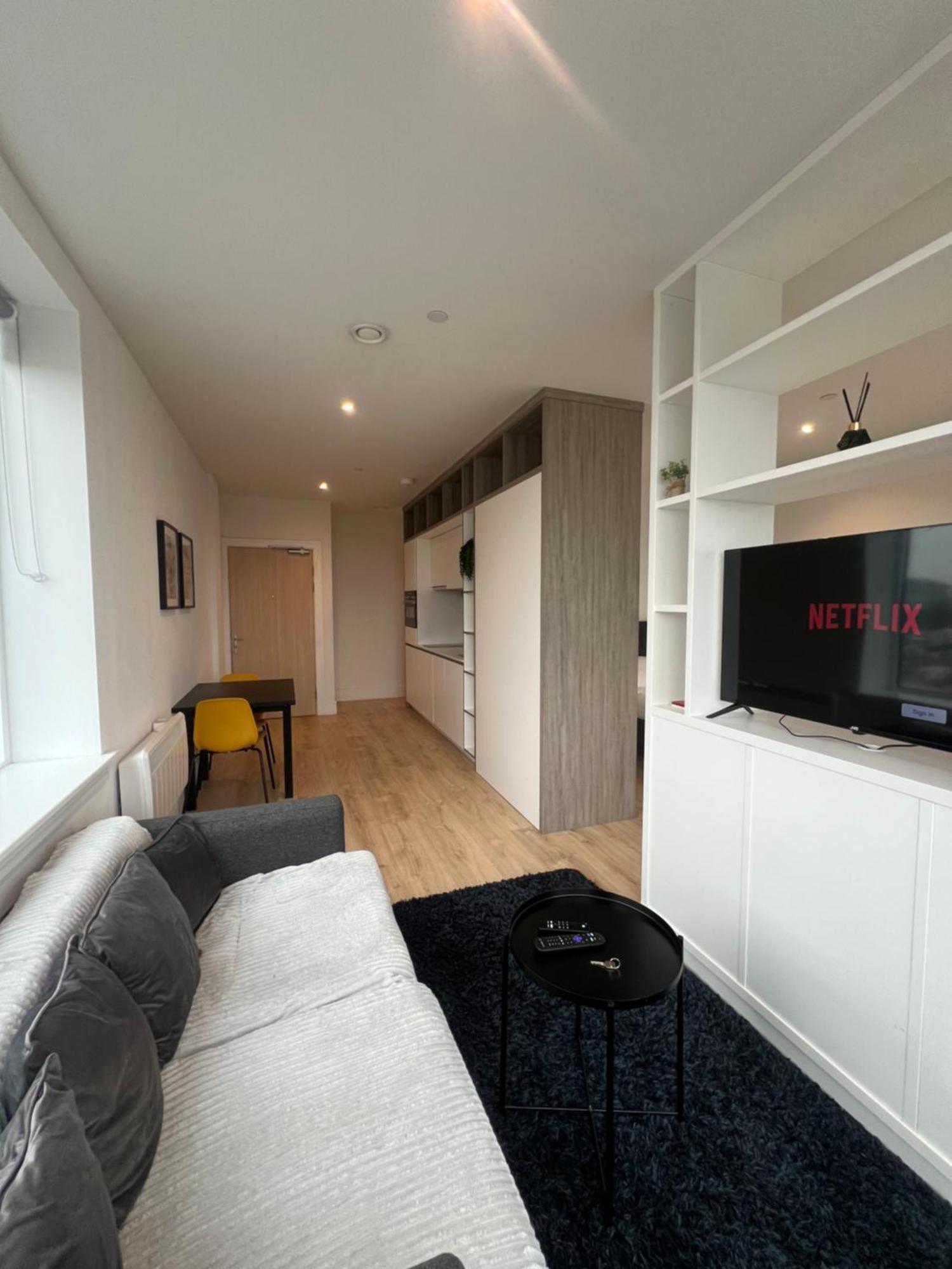 London Heathrow Airport Apartment Voyager House Terminal 12345 - Ev Electric And Parking Available Hillingdon Dış mekan fotoğraf